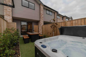 Stones Throw From the Stadium & Hot Tub